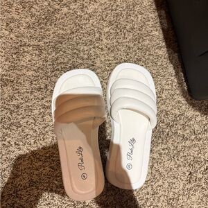 Pink Lily Women's Cream and White Slide Sandals